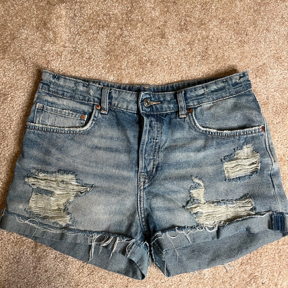 H&M Boyfriend Denim Shorts — Size 6